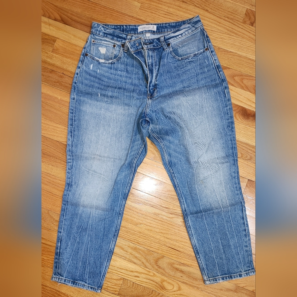 ABERCROMBIE CURVE LOVE MOM JEANS